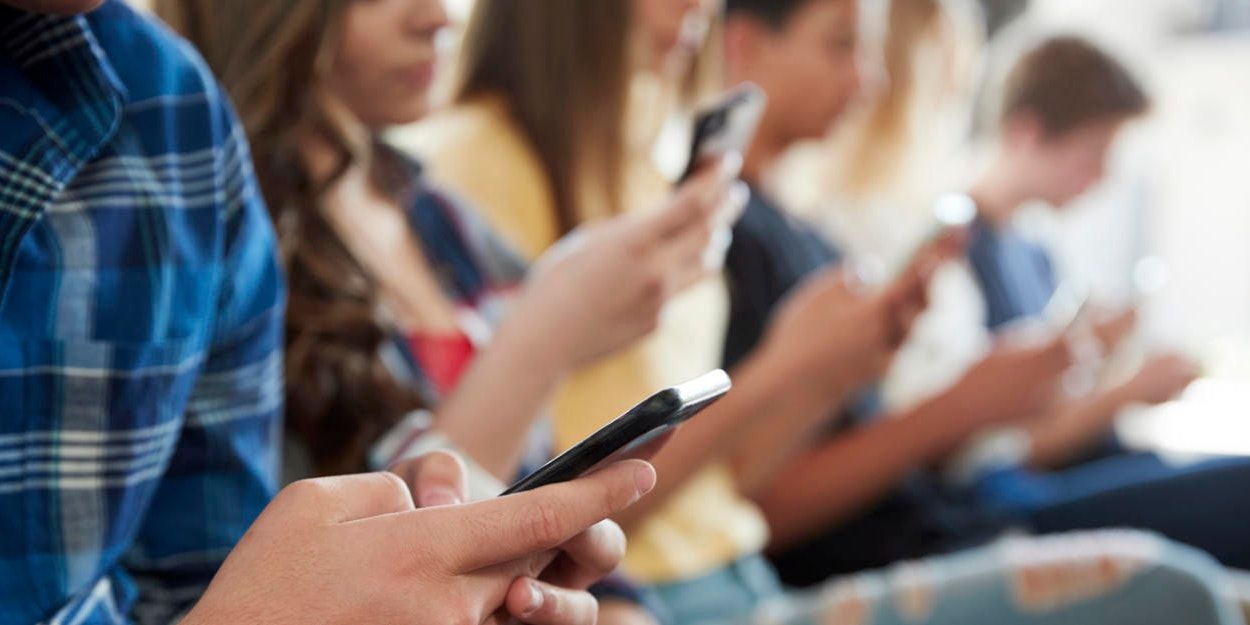 Schule nimmt Teenager tagelang das Handy weg - News | heute.at