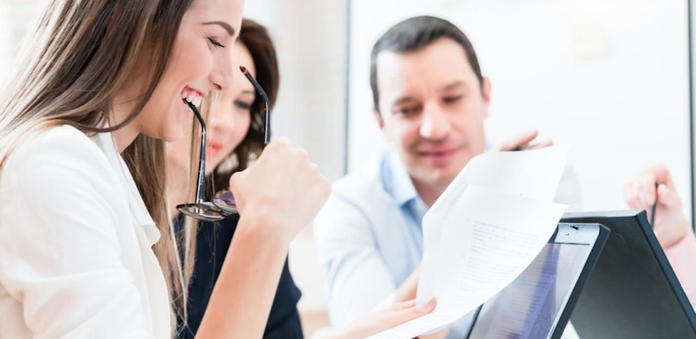 Frauen und Männer sollen Vollzeit arbeiten - und das länger als bisher. 