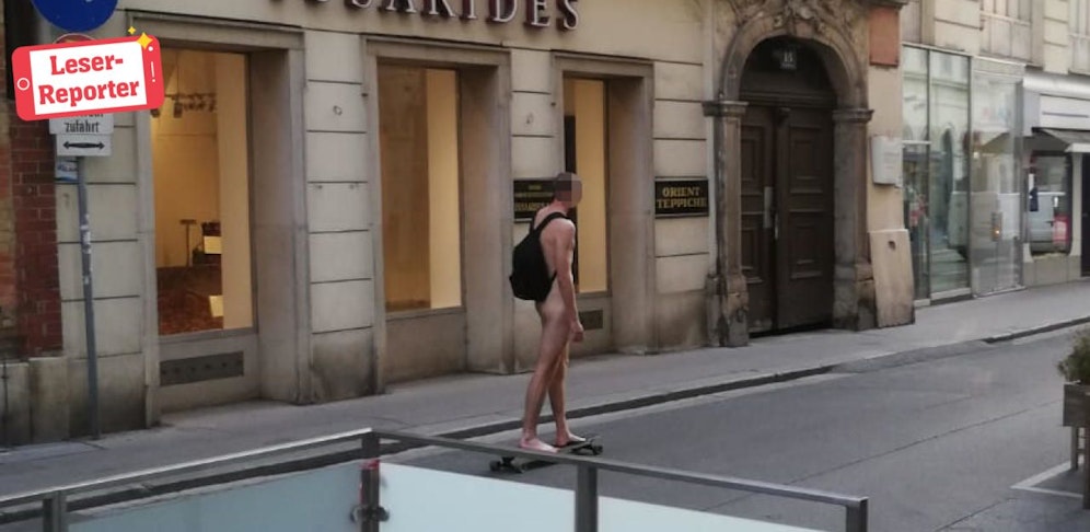 Der Mann genoss den frischen Fahrtwind. 