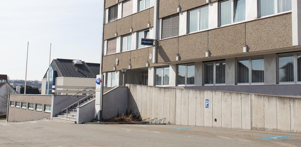 Der 19-Jährige randalierte bei der Polizei.