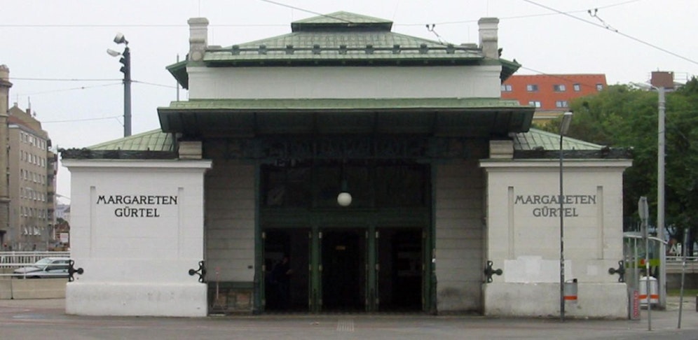 Polizei-Einsatz bei der U4-Station Margaretengürtel.