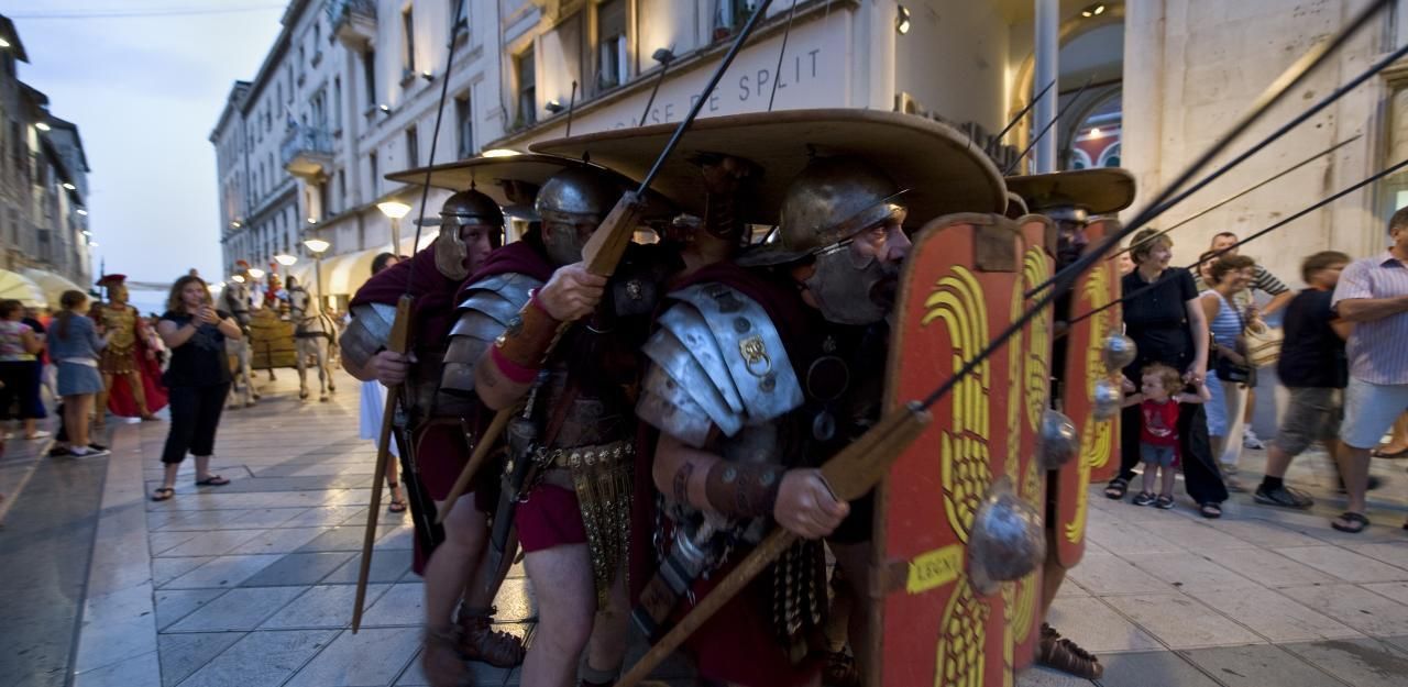 Heute.at - Gladiatoren werden aus Rom verbannt