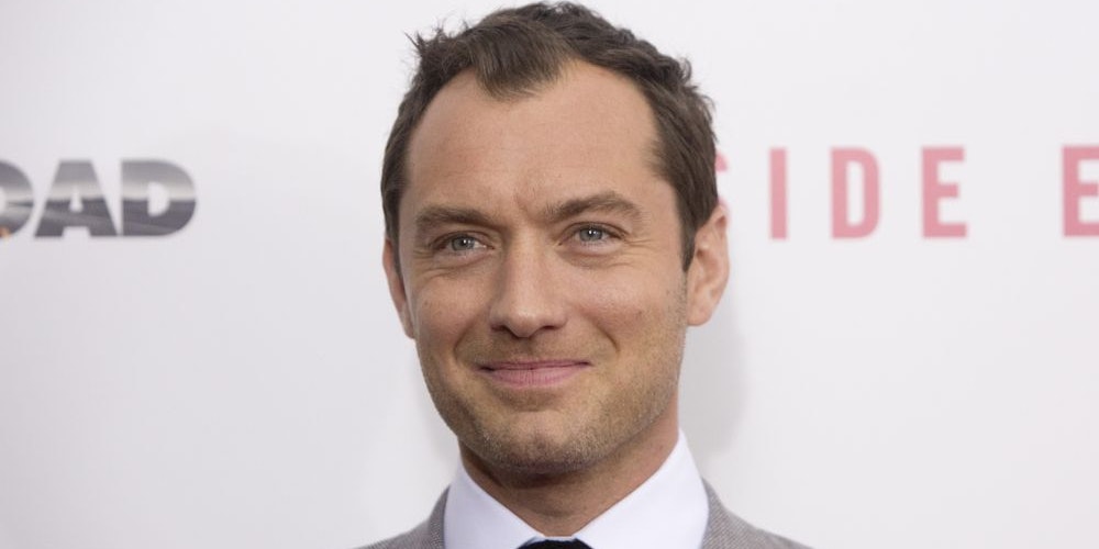 Jude Law schlüpft in die Rolle vom Papst - TV | heute.at