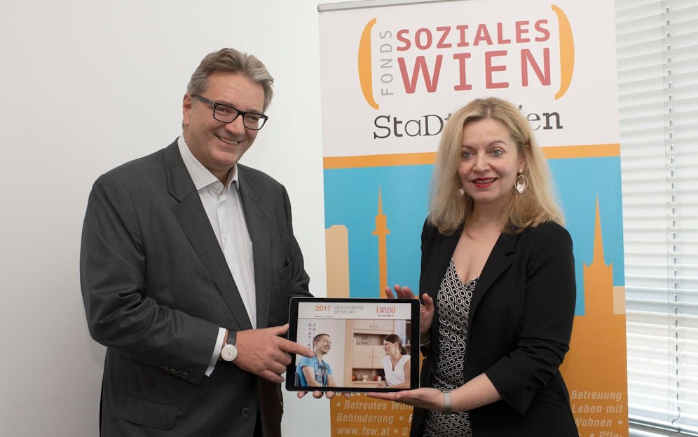 Der Wiener Sozialstadtrat Peter Hacker und FSW-Geschäftsführerin Anita Bauer präsentierten den Geschäftsbericht des Fonds Soziales Wien 2017. (c) PID/Ismail Gökmen