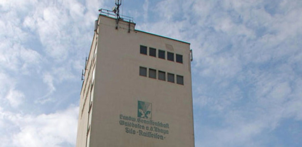 Die Techniker steckten im Aufzug fest.