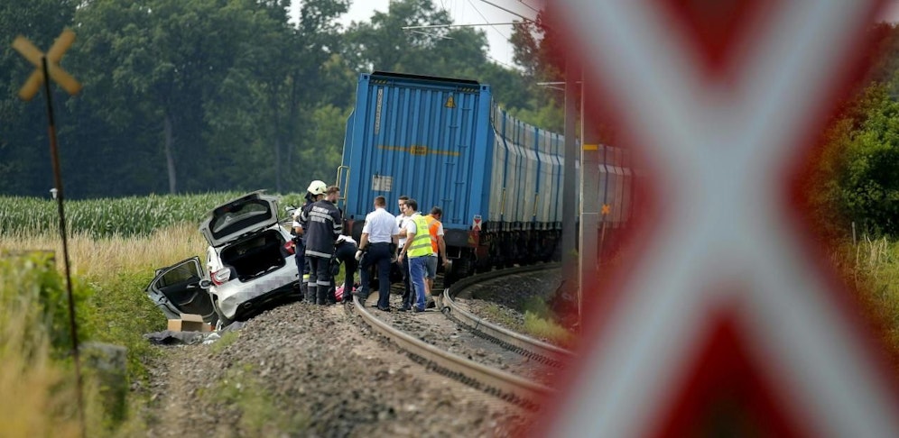 Für die beiden Fahrzeuginsassen kam jede Hilfe zu spät.