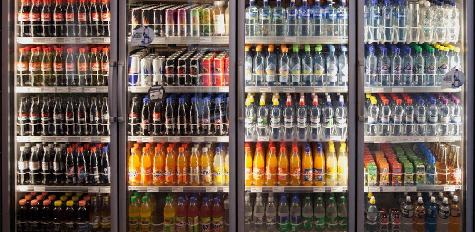 Ein Kühlschrank voller Softdrinks - kommen bald Warnsticker?