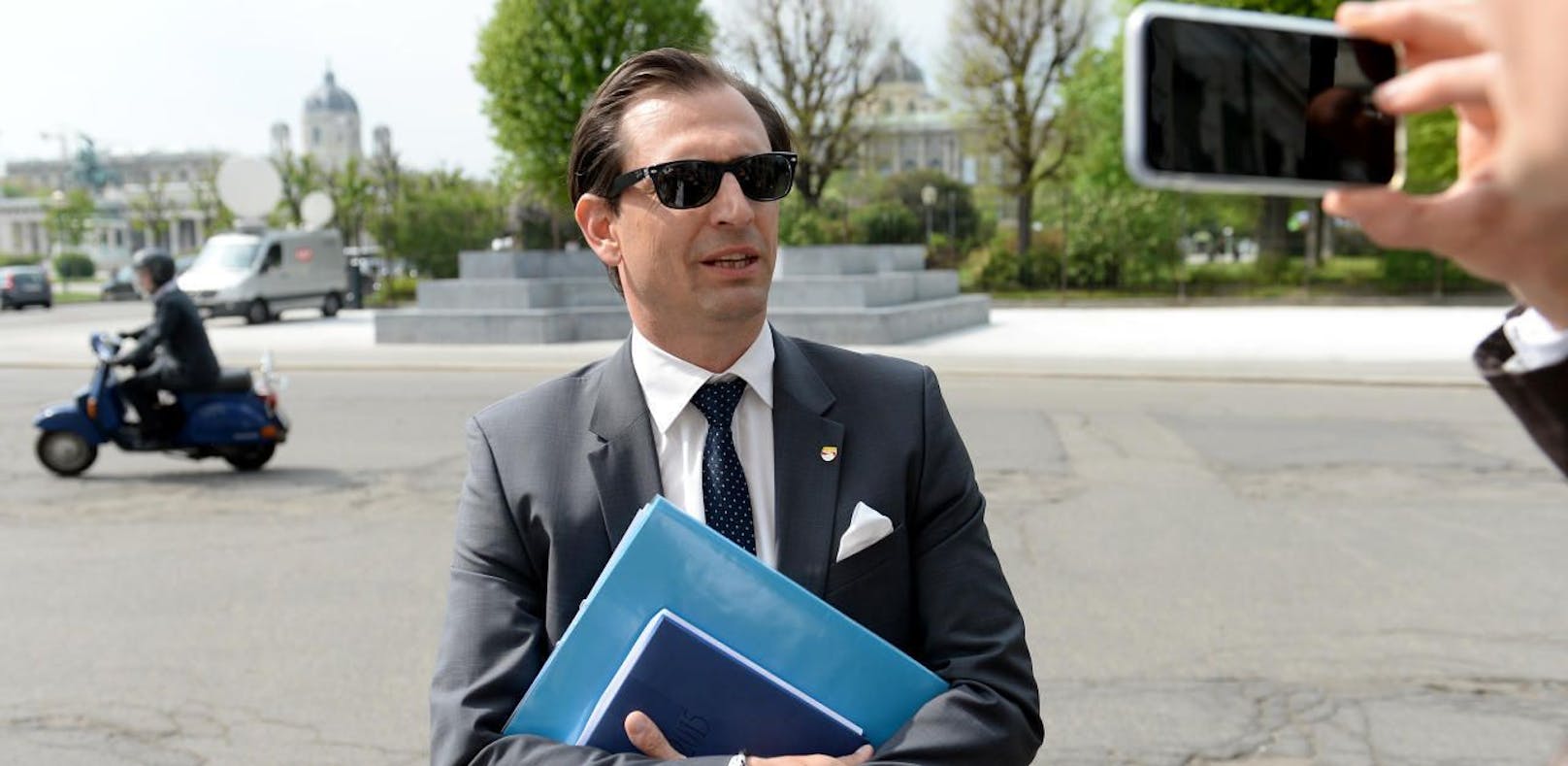 Der FPÖ-Abgeordnete Christian Ragger wurde vom Nationalrat ausgeliefert, weil er zu schnell gefahren ist.