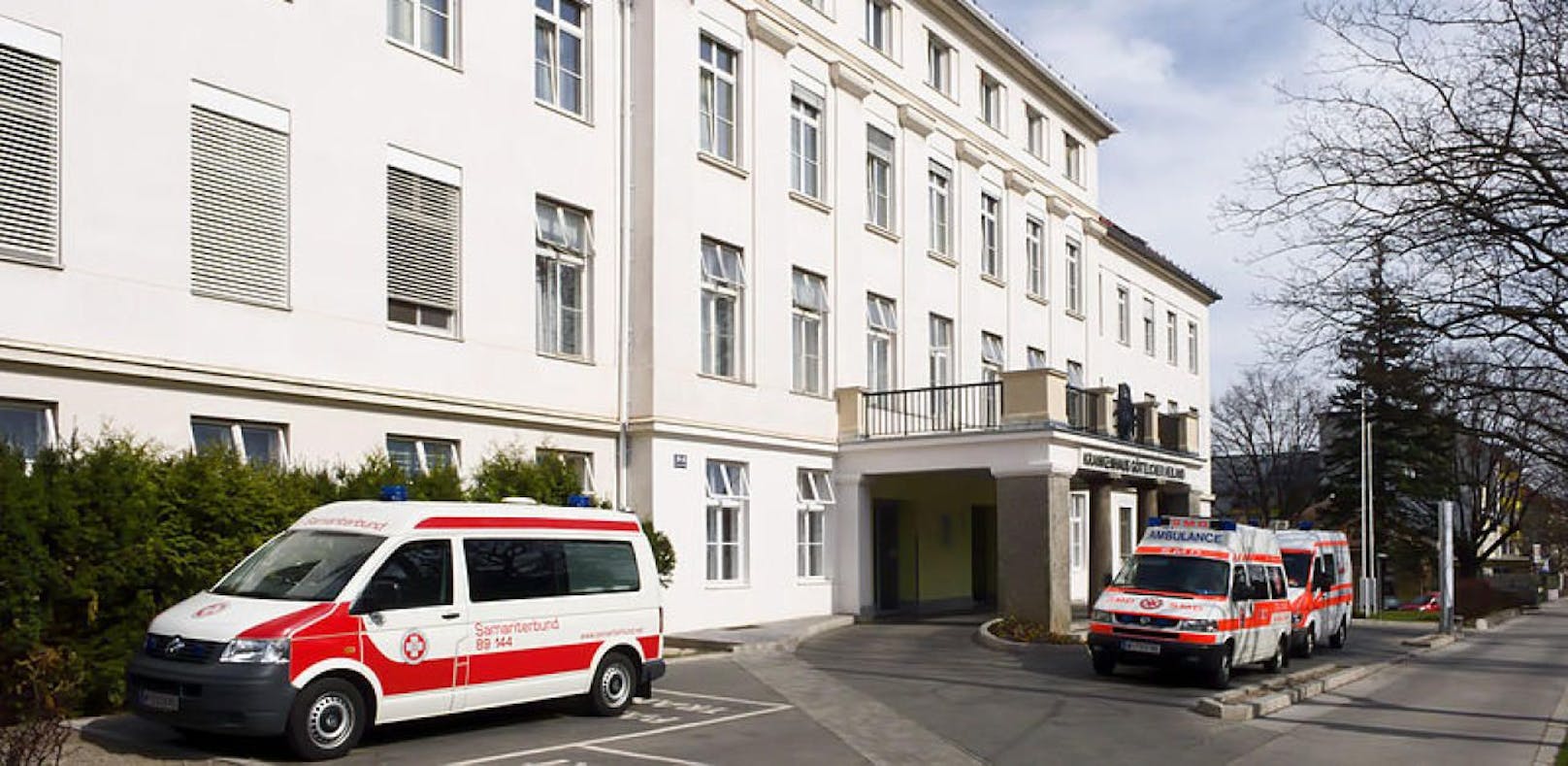 Herztod vor Spital: Stadt untersucht das Drama