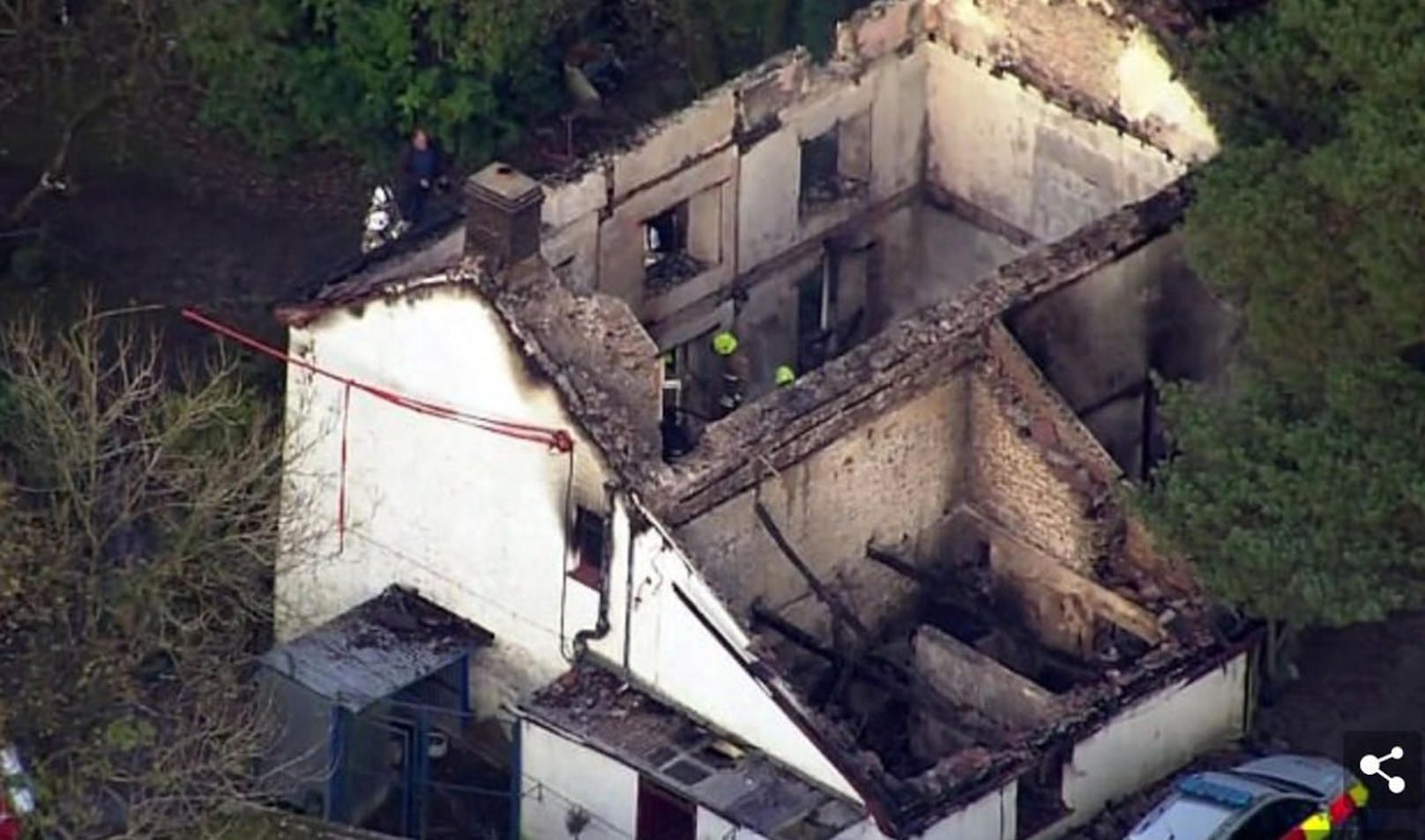 Haus explodiert: Vater, vier Kinder im Schlaf verbrannt
