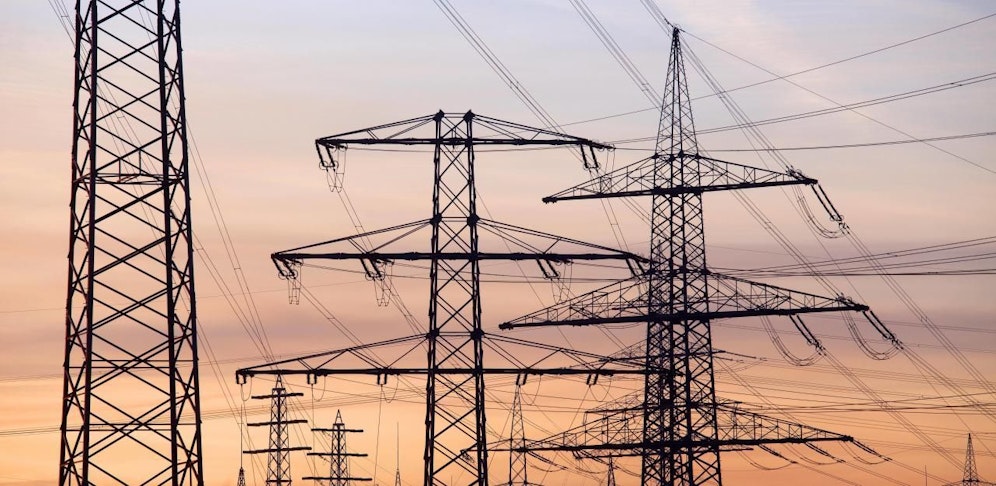 Ein Arbeiter geriet in einen Stromkreis. Er und ein Kollege wurden schwer verletzt. 