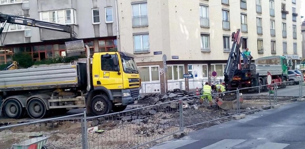 Der Umbau in der Mollardgasse in Wien-Mariahilf hat begonnen. 
