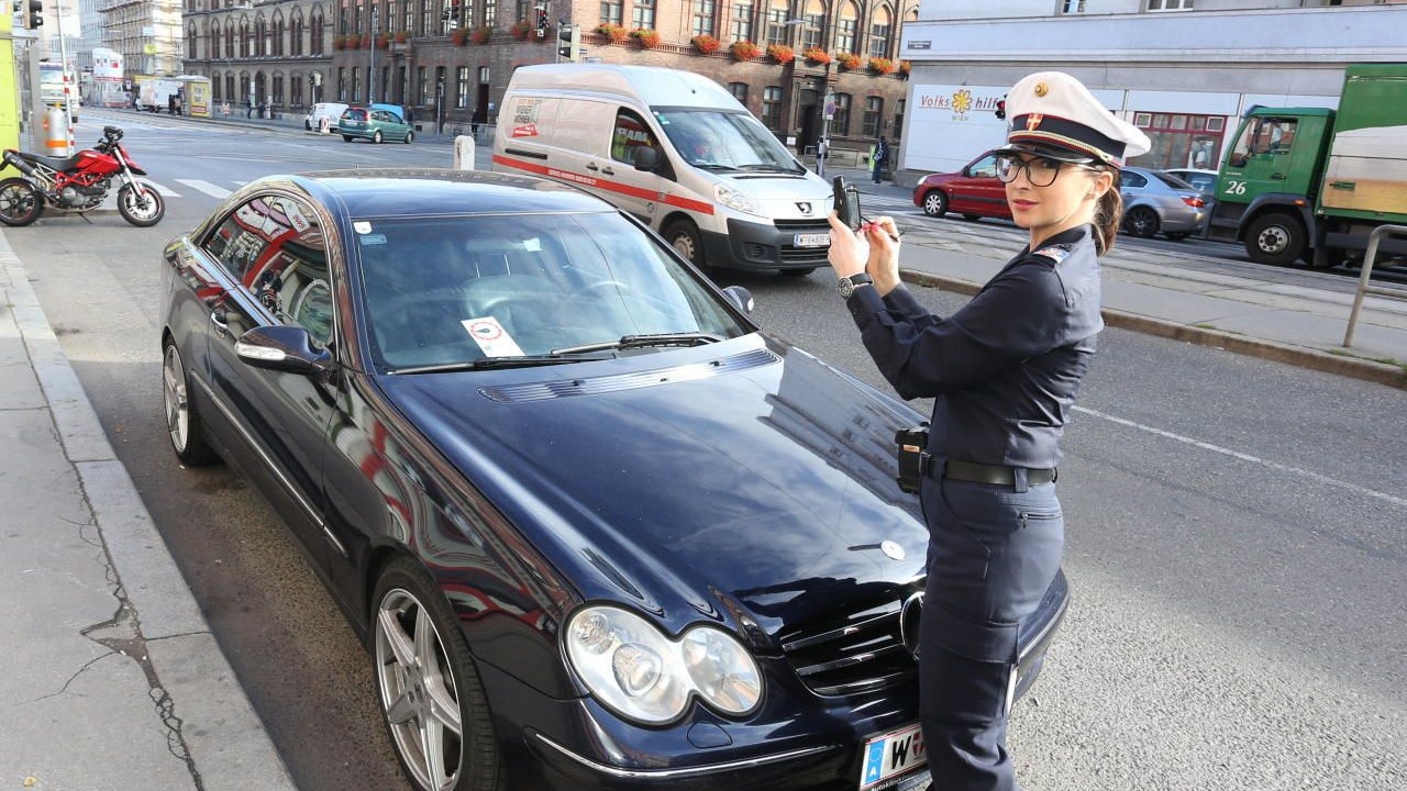 Simmering bekommt jetzt Zonen-Parkpickerl - Wien | heute.at