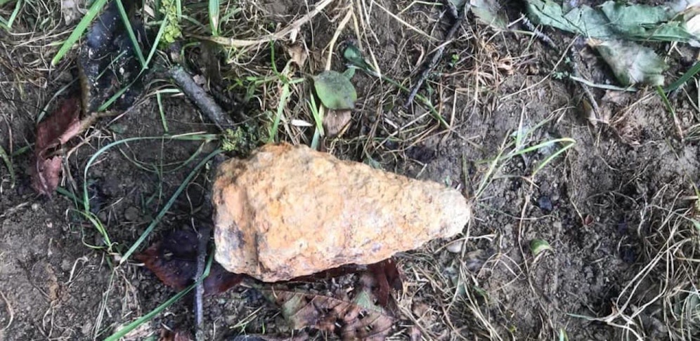 Diesen Teil einer Sprenggranate aus dem Zweiten Weltkrieg fanden Kinder auf einem Linzer Spielplatz.