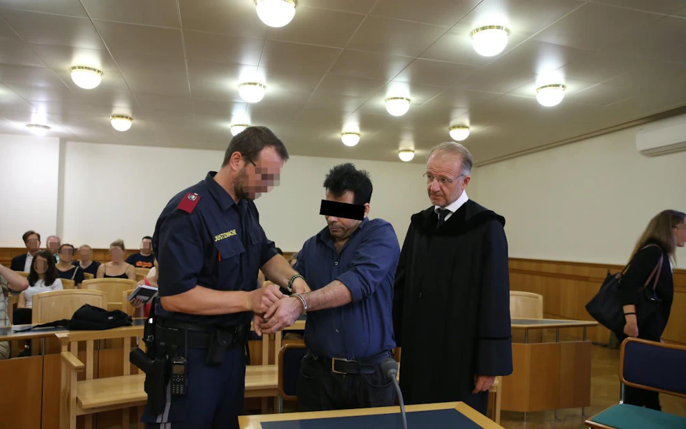 Noruzi N. mit seinem Verteidiger Ernst Schillhammer