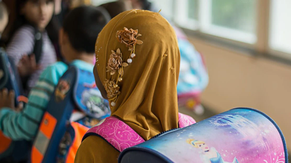 Heute.at - Kopftuch für 8-Jährige! FPÖ will Islamverein  verbieten