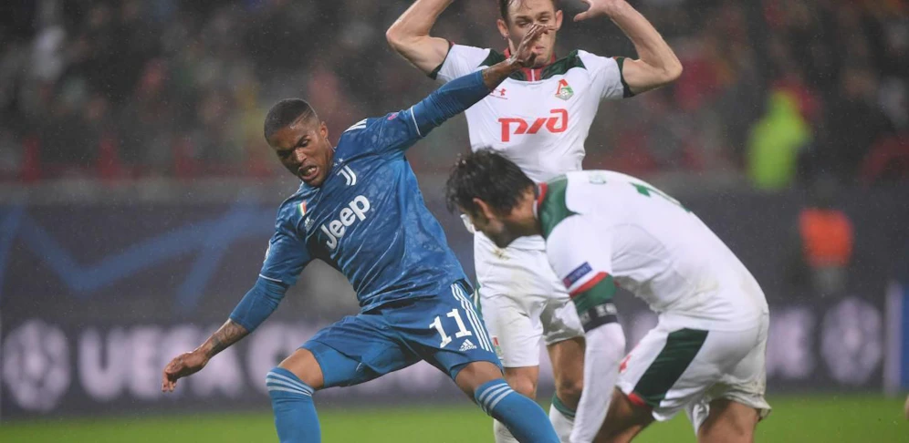 Douglas Costa schießt Juventus zum Sieg.