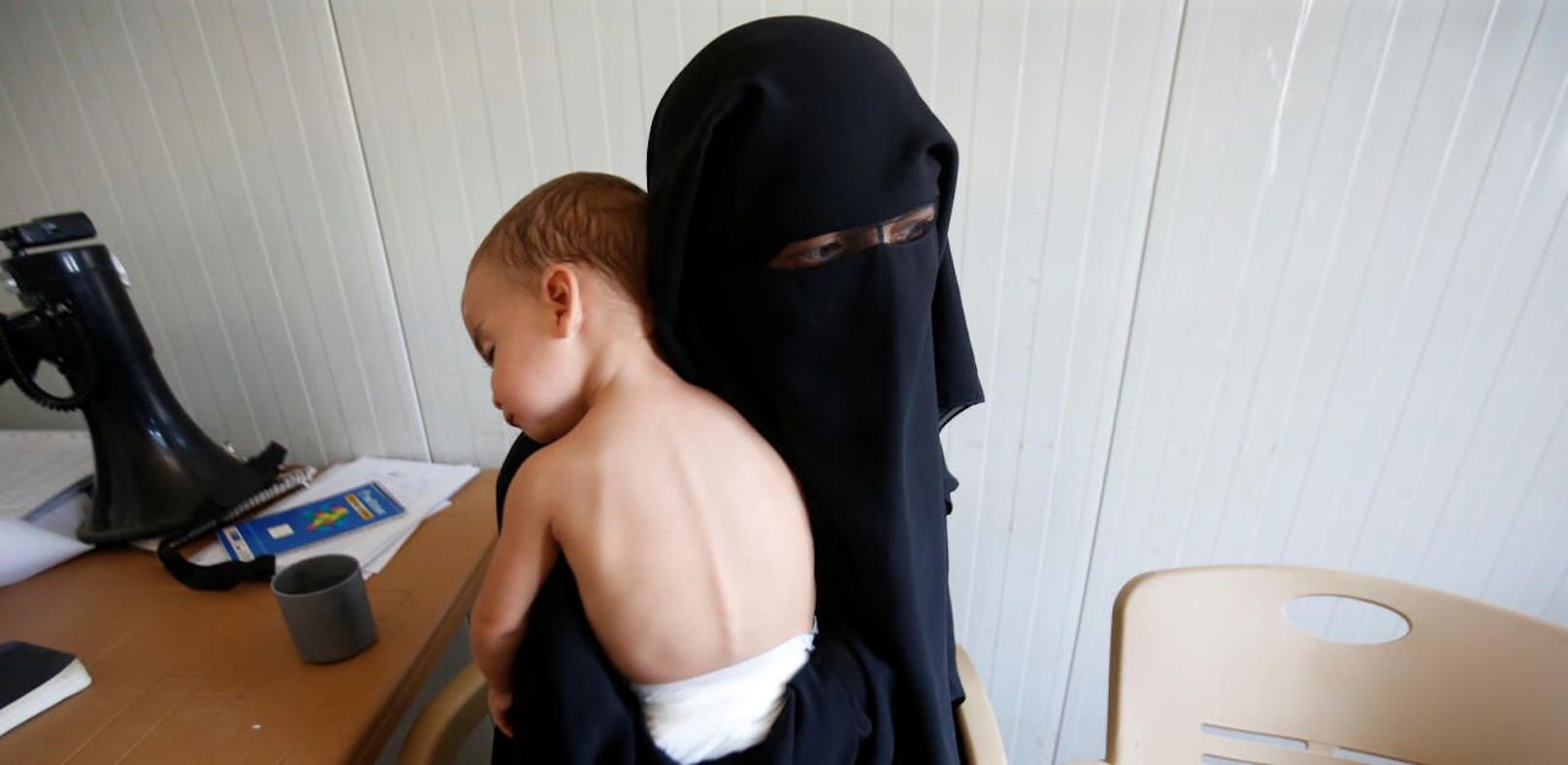 Die junge Wienerin, die sich dem IS angeschlossen hat, bleibt in Syrien. Sie hat einen eineinhalb Jahre alten Sohn.