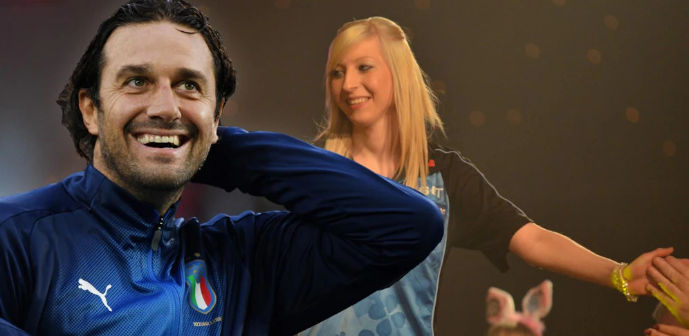 Luca Toni und Fellon Sherrock sind bei der Promi-Darts-WM auf ProSieben ein Team.