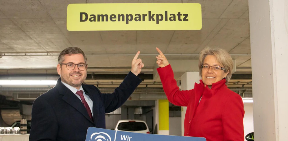 Mobilitätslandesrat Ludwig Schleritzko und die Landesleiterin der "Wir Niederösterreicherinnen-ÖVP-Frauen" sowie Landesrätin Petra Bohuslav