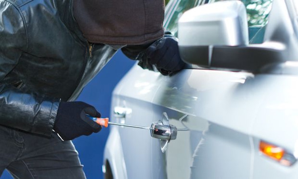 In Wien-Ottakring haben Polizisten einen Mann auf frischer Tat ertappt, wie er gerade in ein Auto einbrechen wollte. (Symbolbild)