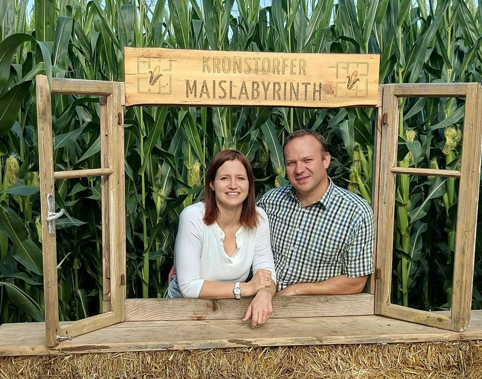 Daniela und Martin Forstner haben das Mais-Labyrinth gebaut.