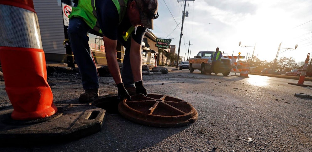 Der Bursche wurde etwa einen Kilometer weit durch die Abwasserkanäle gespült.