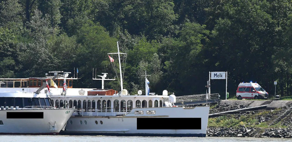 Rettungseinsatz auf Schiff in Melk.