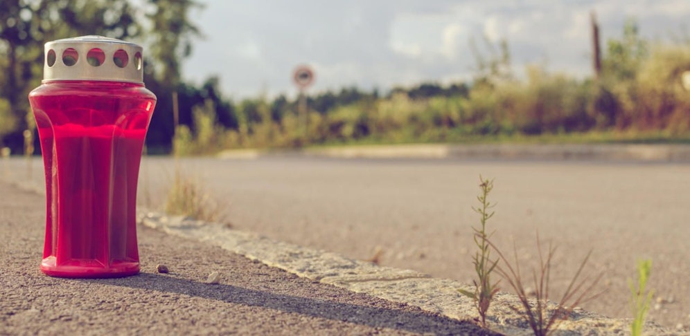Ein Verkehrsunfall endete für einen 25-jährigen Lenker tödlich. (Symbolfoto)
