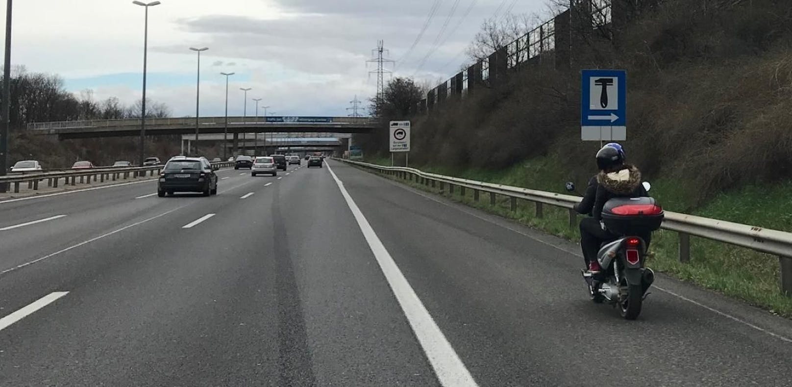 Der 21-jährige Moped-Lenker folgte seinem Navi gleich zweimal auf die Autobahn.