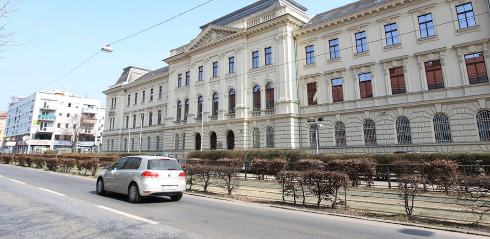 Wiederbetätigungsvorwürfe: 35-jähriger muss sich vor Gericht verteidigen.