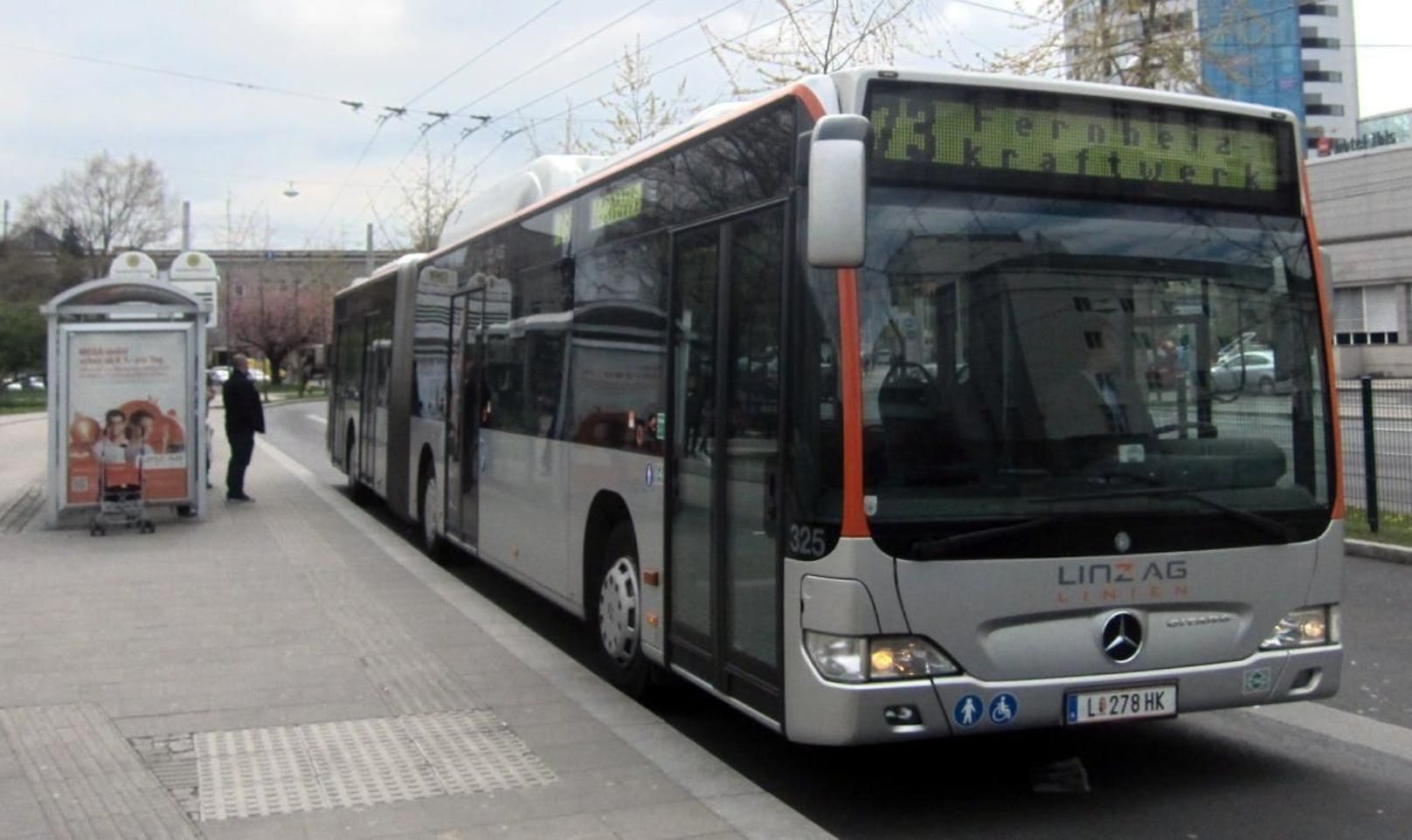 In einem Bus in Linz passierte der schockierende Vorfall.