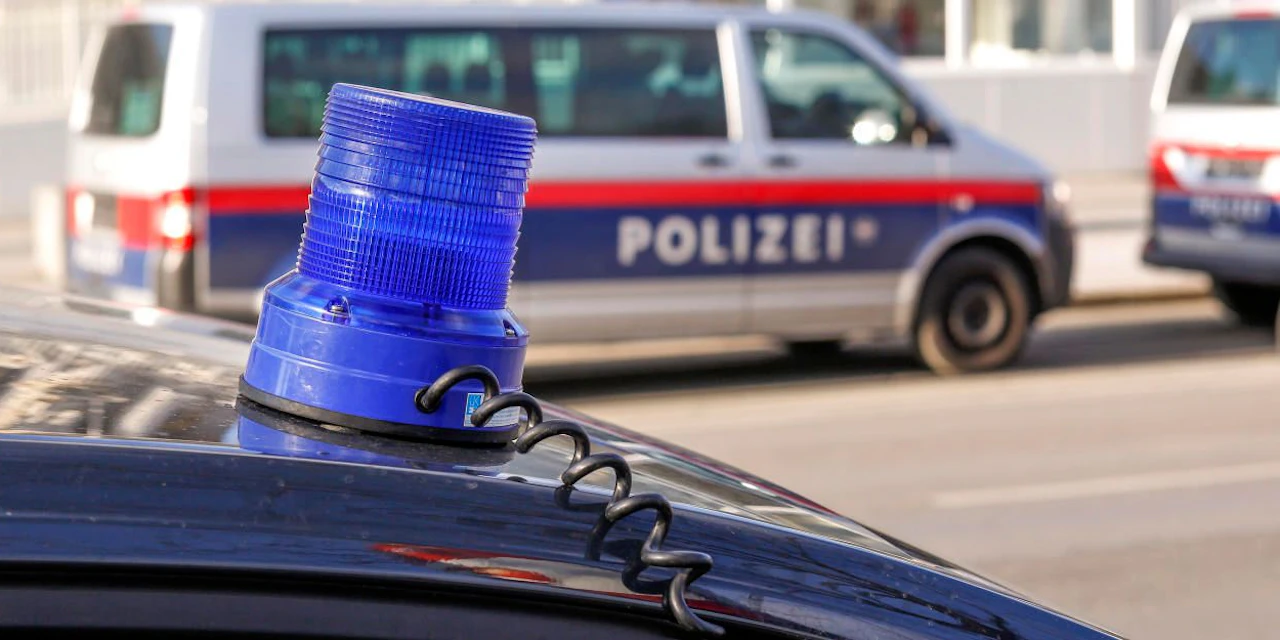 Wegen eines Euros: Jugendbande geht auf 12-Jährigen los - Vimarsana News