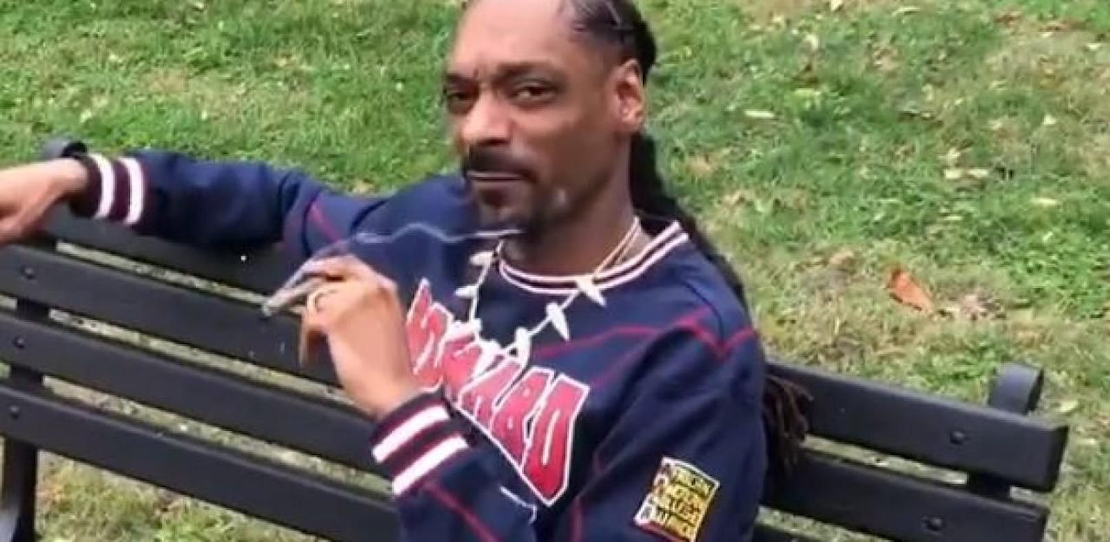Snoop Dogg kifft und flucht vorm Weißen Haus