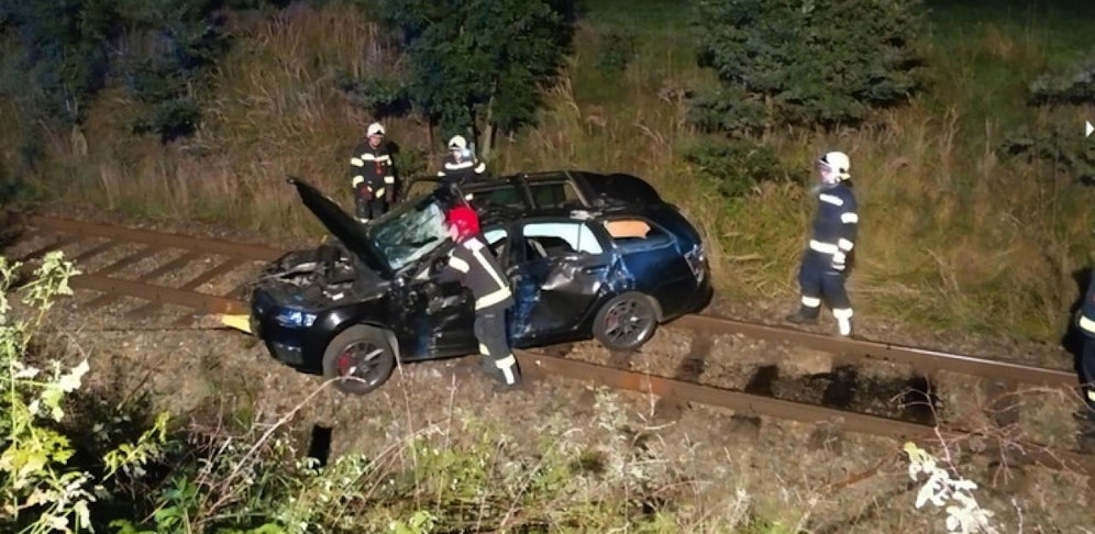 Wegen Alko-Lenker musste Bahn-Strecke zwei Stunden gesperrt werden.