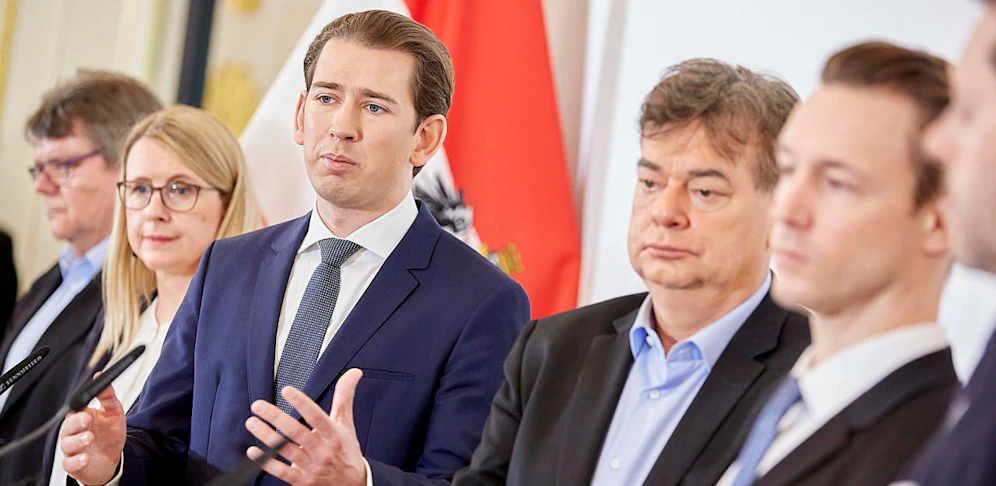 Die Regierung bei einer Pressekonferenz. (Archivbild)