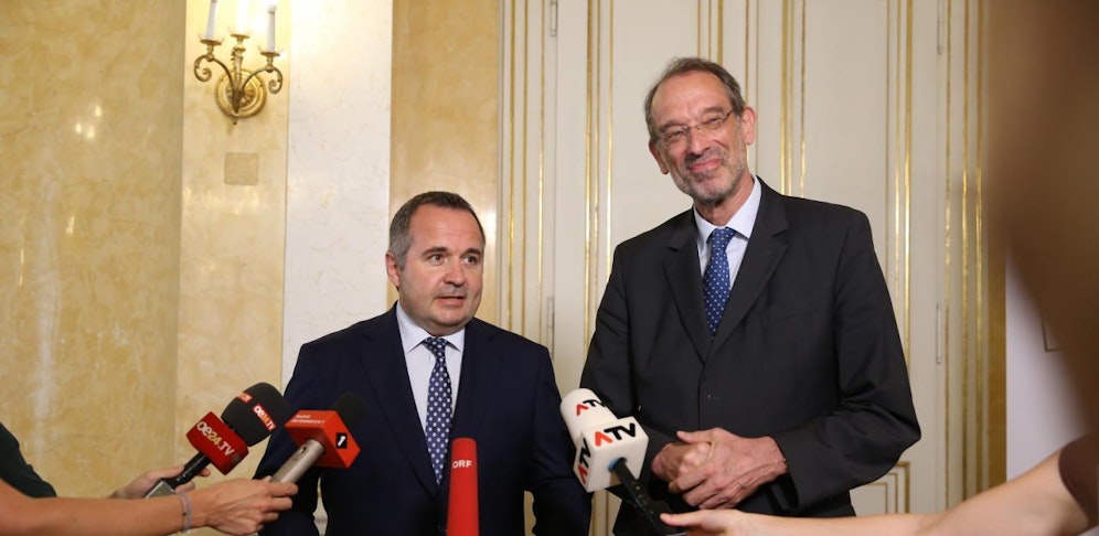 Bildungsminister Heinz Faßmann (VP) und Lehrergewerkschafter Paul Kimberger nach ihrem gemeinsamen Arbeitsgespräch.