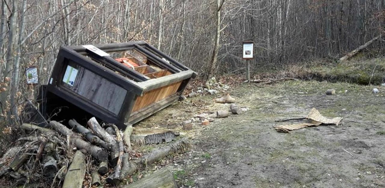 Vandalismus im Naturpark: Gesamtes Nützlingshotel wurde umgeworfen.