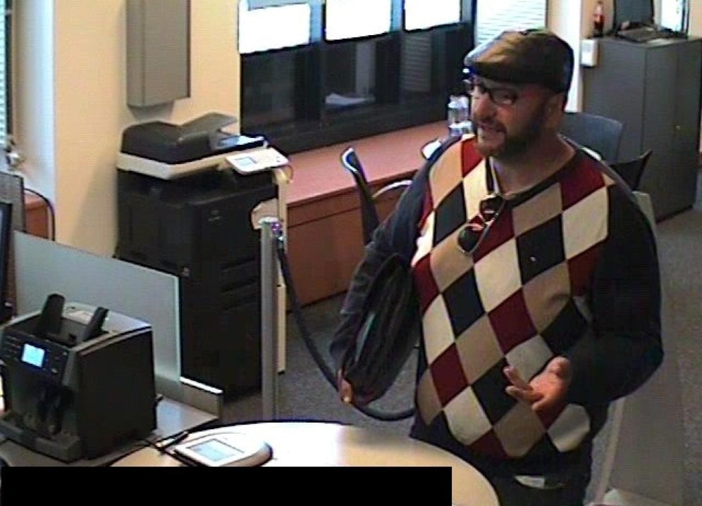 Mit diesem Foto wird der mutmaßliche Betrüger jetzt gesucht.