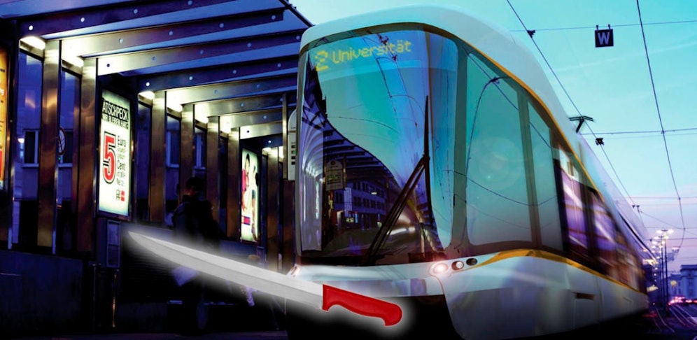 Der Mann zog mitten in der Straßenbahn ein Messer aus der Tasche.