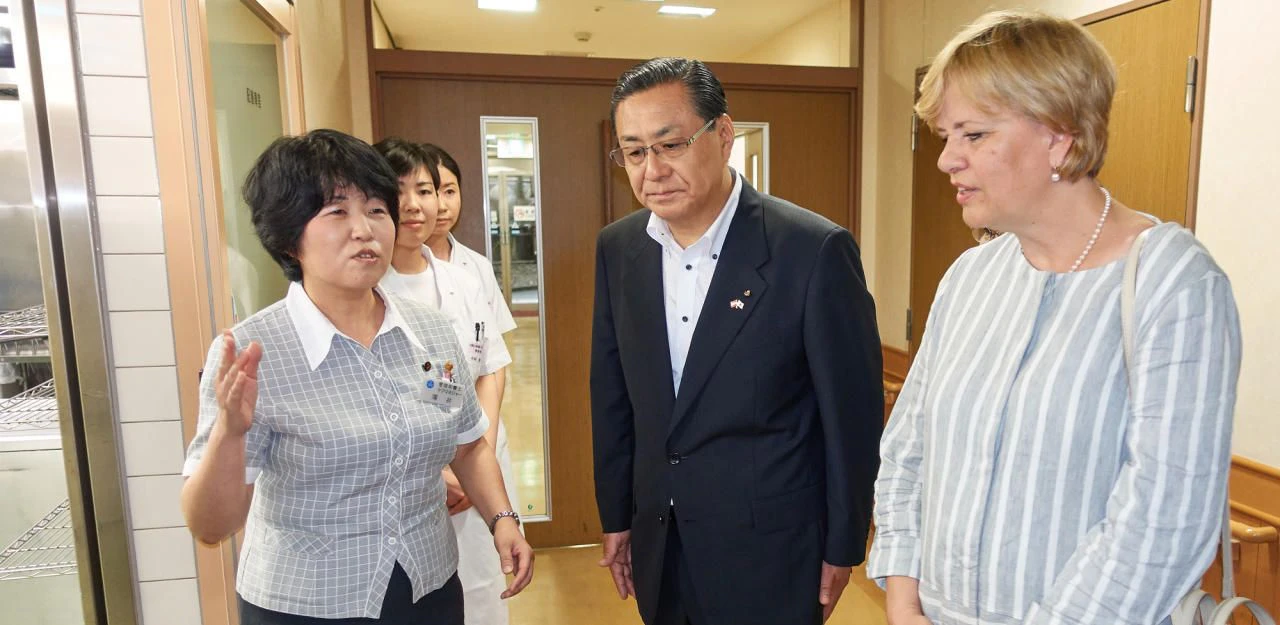 Heute.at - Thema Pflege: Landesrätin auf großer Japan-Reise