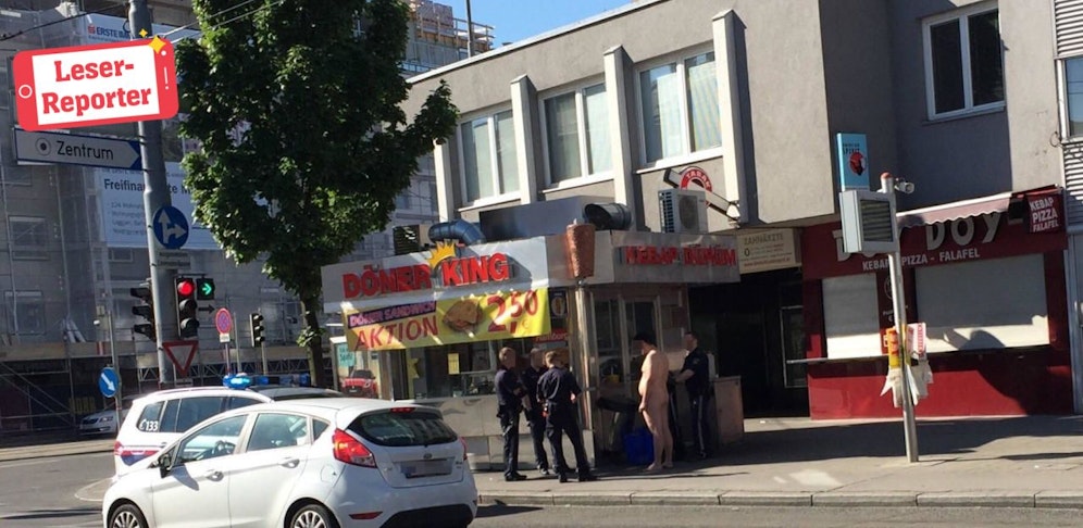 Mann ohne Kleidung in Floridsdorf festgenommen - Leserreporter Faisal S. beobachtete die Szene.