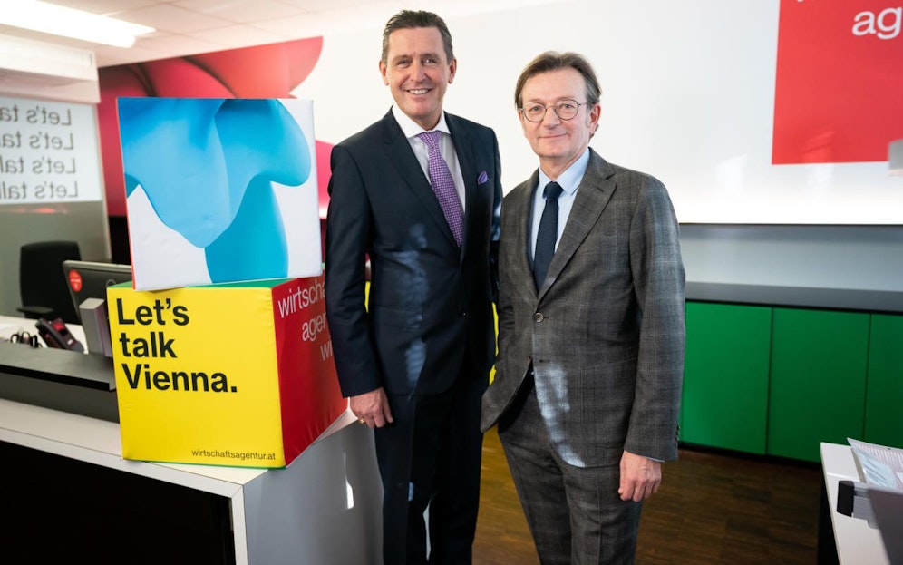 Die Stadt Wien (v.l.: Wirtschaftsstadtrat Peter Hanke und Wirtschaftsagentur Wien-Chef Gerhard Hirczi) wollen die Wiener Grätzlwirtschaft und Digitalisierung fördern. Ein neues Design soll helfen, mehr internationale Firmen nach Wien zu holen. 