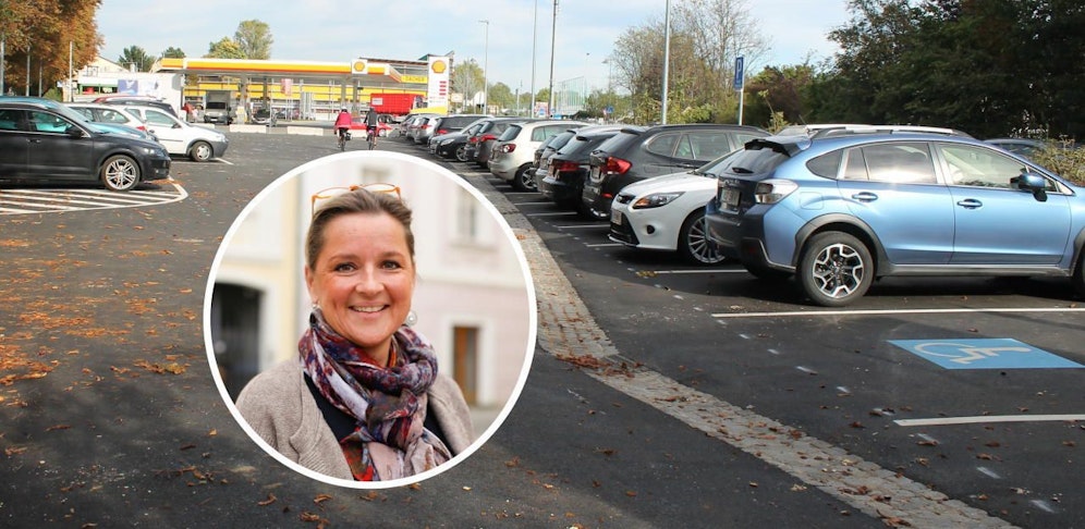 Susanne Rosenkranz (kl. Foto) hält den Parkplatz für einen "Schildbürgerstreich". 