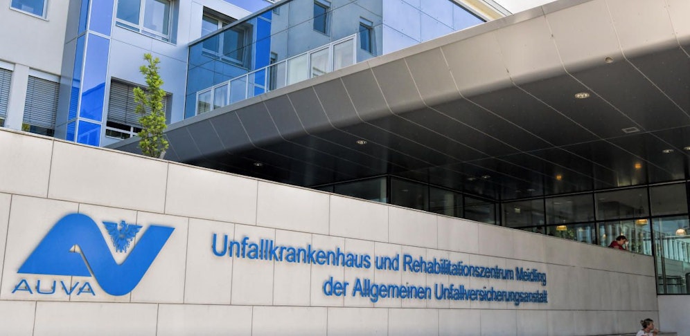 Der Mann wurde ins UKH Meidling gebracht.