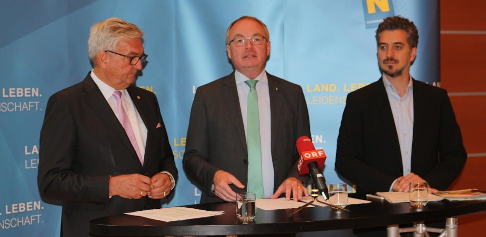 Gemeindebund-Präsident Alfred Riedl, Landesvize Stephan Pernkopf und Klimabündnis-Österreich-Geschäftsführer Markus Hafner-Auinger (v.l.)