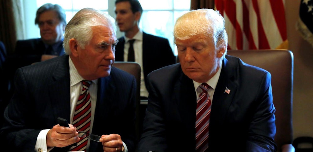 US-Außenminister Rex Tillerson (l.) und US-Präsident Donald Trump