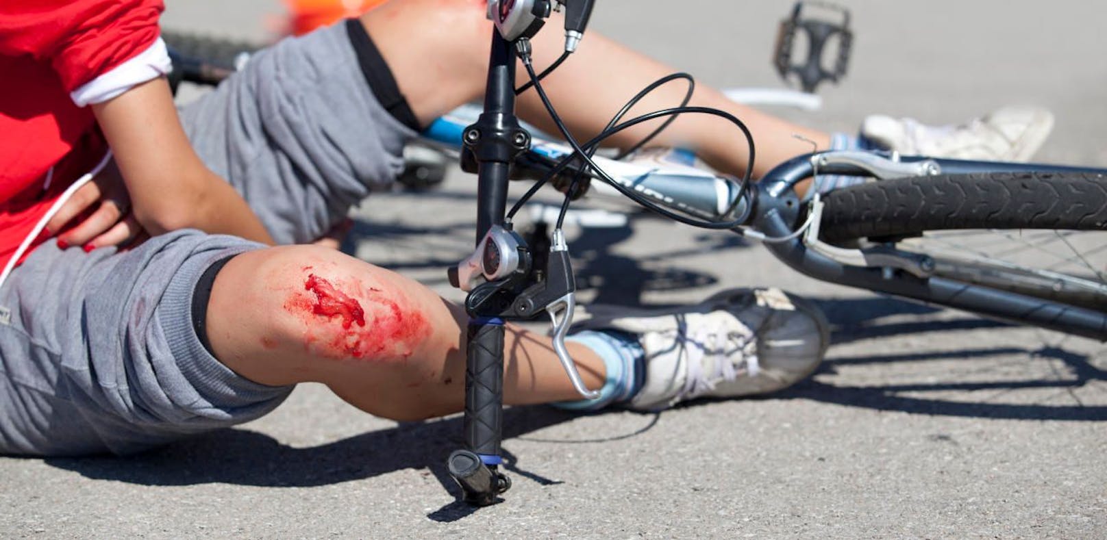 Der Radfahrer konnte einen Zusammenstoß mit dem Reh nicht mehr verhindern.