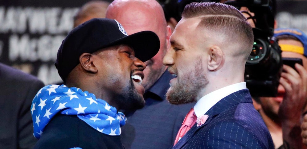 Conor McGregor provozierte seinen Gegner mit dem "Fuck-You"-Anzug.