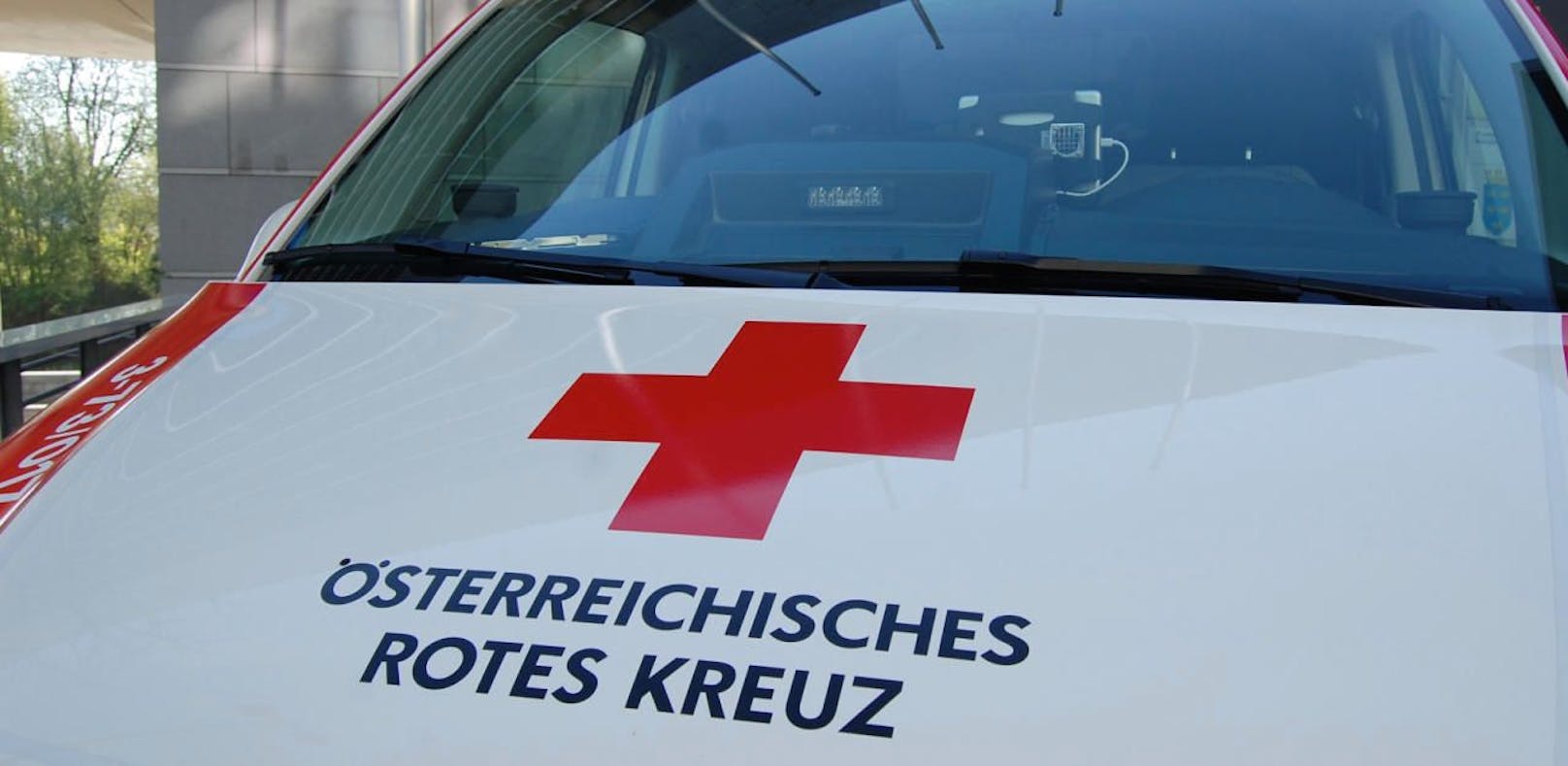 Arbeiter stirbt nach 4-Meter-Sturz in Söll